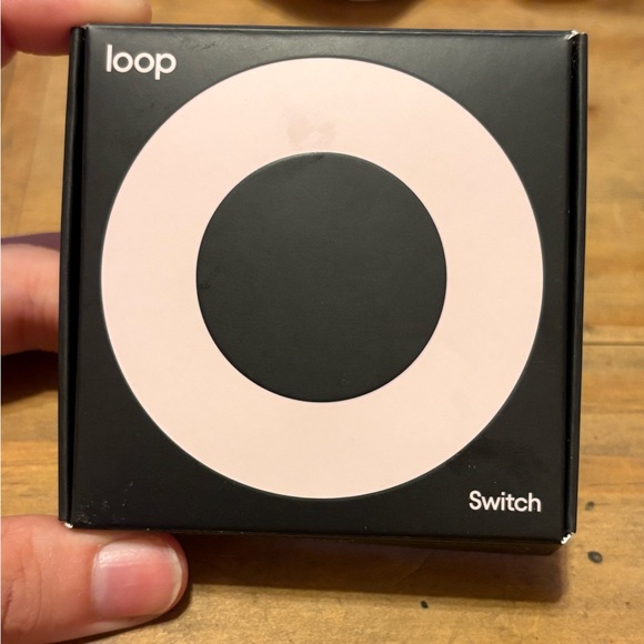 Loop Switch Earbuds - Picture 2 of 6